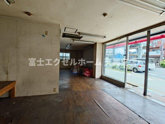 ファイブイズム針中野のロビー
