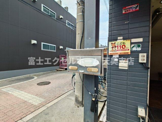 ファイブイズム針中野のエントランス