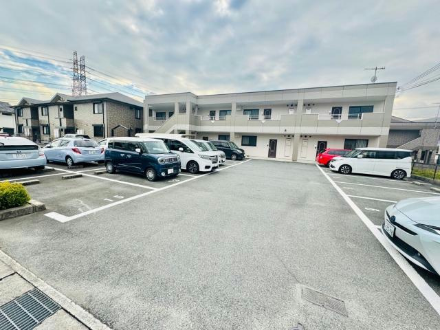 リーフガーデンの駐車場
