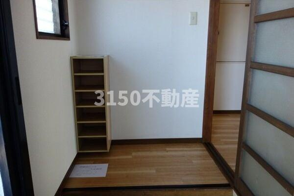 島川ハイツの玄関
