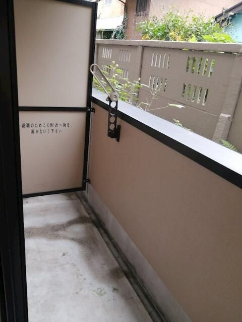 ラティーダ下並木のバルコニー