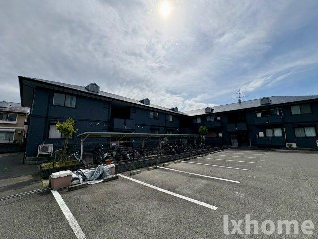 グランメール・コートの駐車場