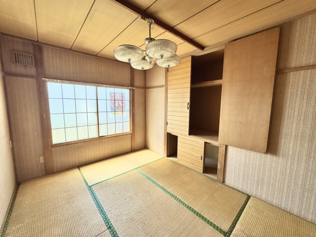 春採7丁目☆家族の距離感を大切に。1階・2階で空間を使い分ける二世帯ライフのご提案の和室|落ち着きのある和室でゆったり寛げる心地よい空間。