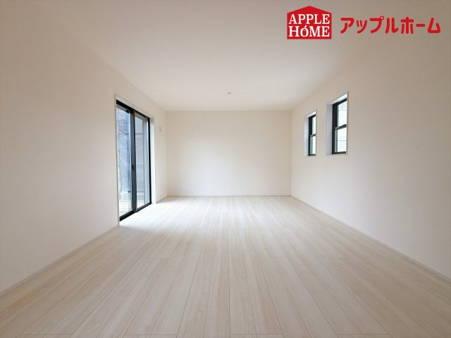 さいたま市西区二ツ宮の居間・リビング|１日の長い時間を過ごす大切なリビングだから、広さ日当たりとことんこだわりましょう♪ぜひこの空間を実際にご体感ください！
