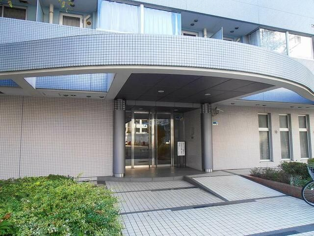 アクシルコート新大橋のエントランス