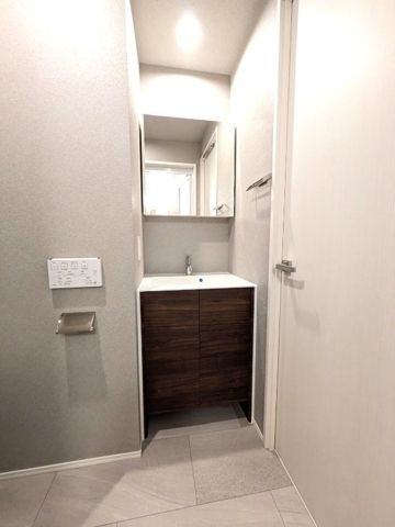 レジディア島津山の玄関