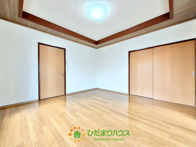 加須市正能　中古一戸建ての居間・リビング