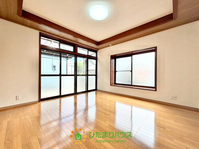 加須市正能　中古一戸建ての居間・リビング