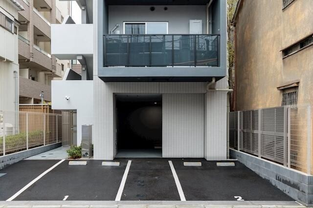 ドゥーエ菊川の駐車場