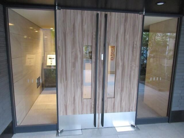 MAXIV西大島のエントランス