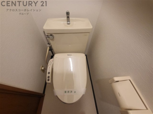 コンパクトで使いやすいトイレです♪
