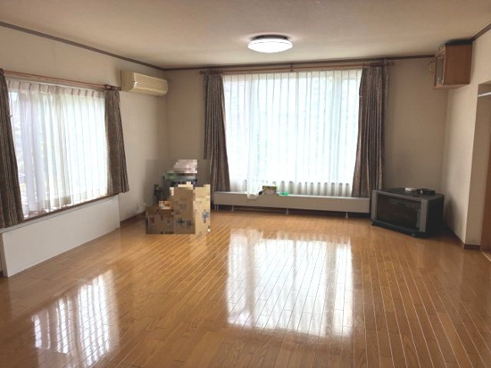 北見市三楽町１５４番地１７　中古売家の居間・リビング
