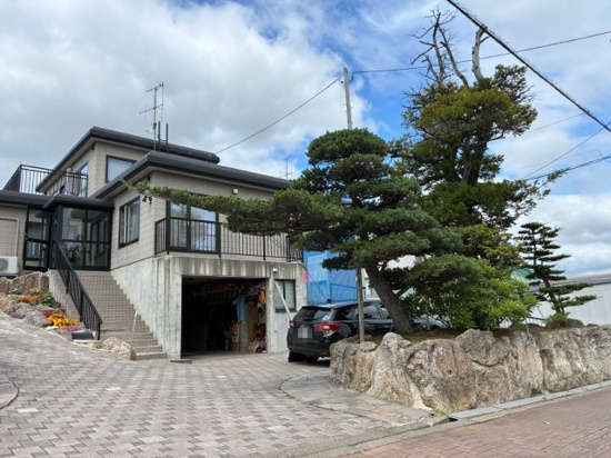 北見市三楽町１５４番地１７　中古売家の駐車場