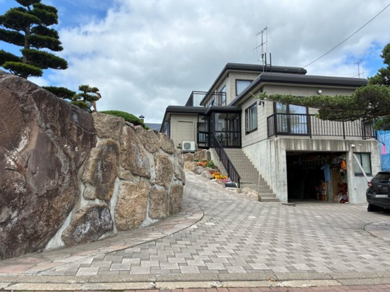 北見市三楽町１５４番地１７　中古売家の前面道路含む現地写真