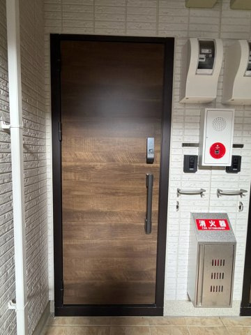 GRAND D-ROOM平芝の玄関