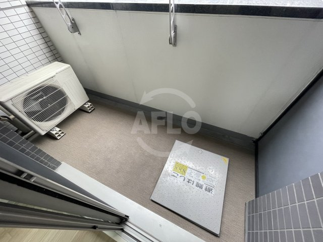 エス・キュート京町堀　西船場小学校のバルコニー|エス・キュート京町堀(旧プレサンス京町堀サウス)　バルコニー