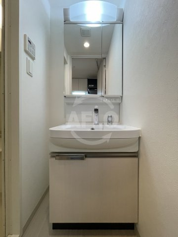 エス・キュート京町堀　西船場小学校の独立洗面台|エス・キュート京町堀(旧プレサンス京町堀サウス)　独立洗面台