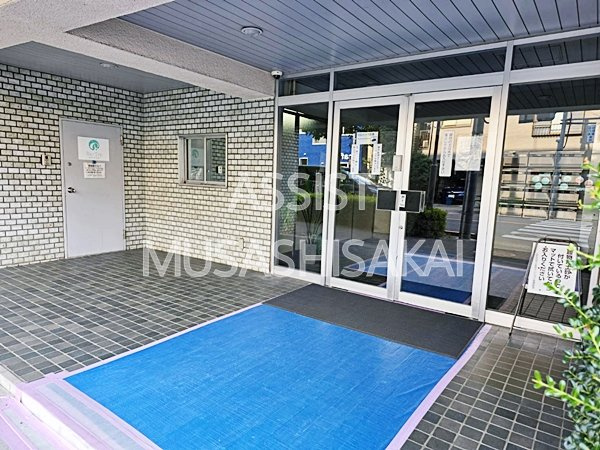 日生住宅小金井マンションのエントランス