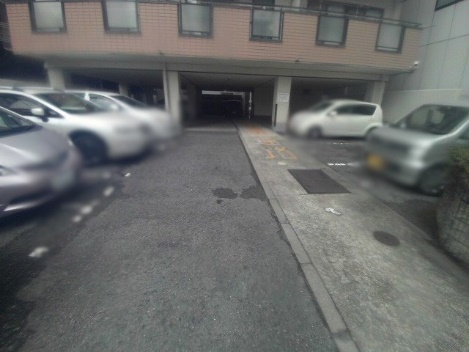 クレール松の内の駐車場