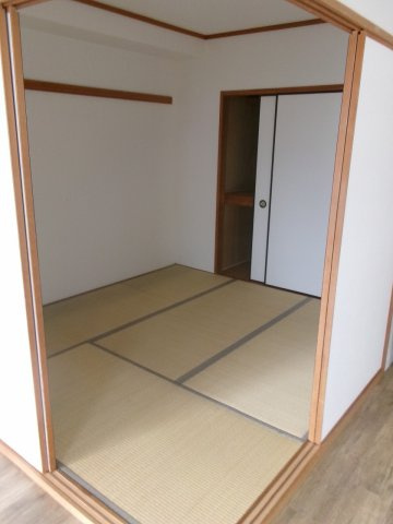 クレール松の内の和室