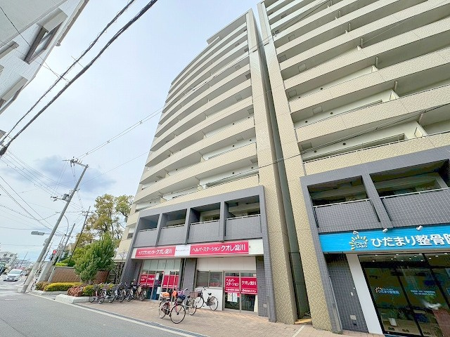 淀川ウエストタワーの外観