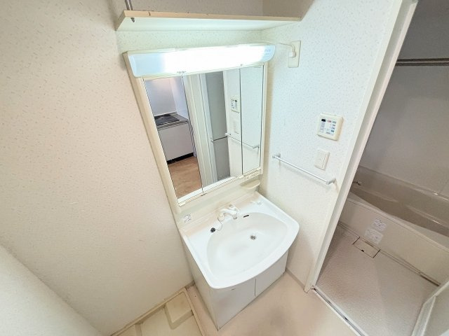 淀川ウエストタワーの独立洗面台