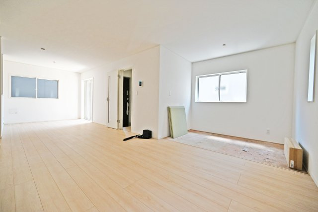クレイドルガーデン鳥飼西3丁目新築一戸建て│3LDK＋駐車3台可のダイニング|キッチンとリビングに一体感を持たせ、家族のコミュニケーションがとりやすい設計です。