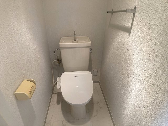 ユートピア20B棟のトイレ|温水洗浄便座付きのトイレ