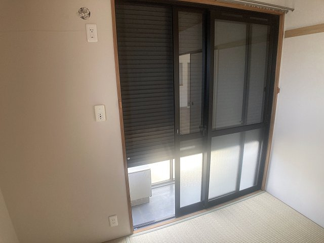 ユートピア20B棟のその他|シャッター雨戸付き