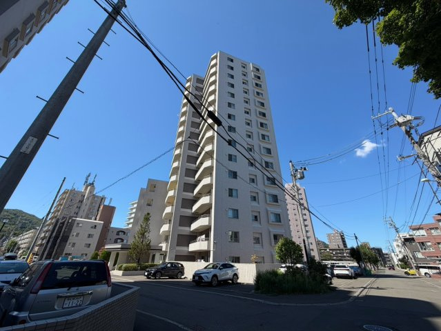 クレアホームズ旭ヶ丘ハイライズの外観