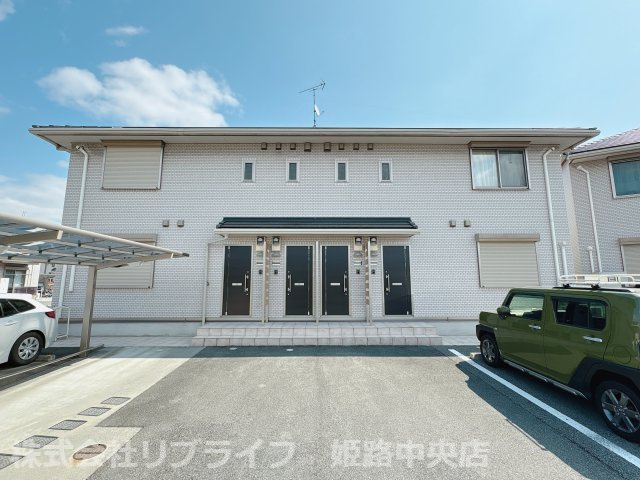 カーサ・デルソーレKHK　B棟の外観