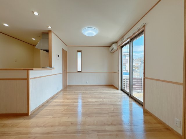 カーサ・デルソーレKHK　B棟の居間・リビング|※別部屋参照