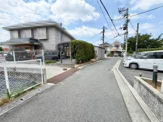 【前面道路含む現地写真】 | 自由設計可能ですので　家族の希望が詰まったマイホームを建築出来ますね！