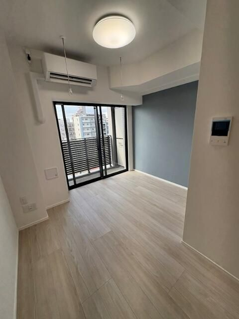 ＬＵＭＥＥＤ横濱末吉町の居間・リビング