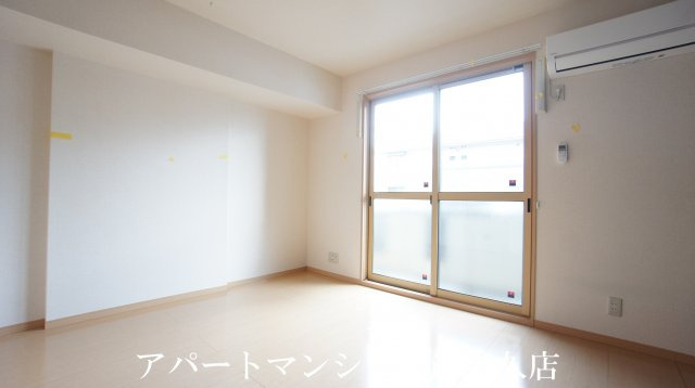 グランドセントレア８８８ Ａ・Ｂの居間・リビング|居間
