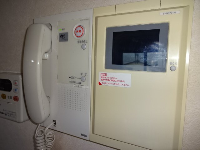 ロワイヤル小倉の内装|カメラ付インターホン