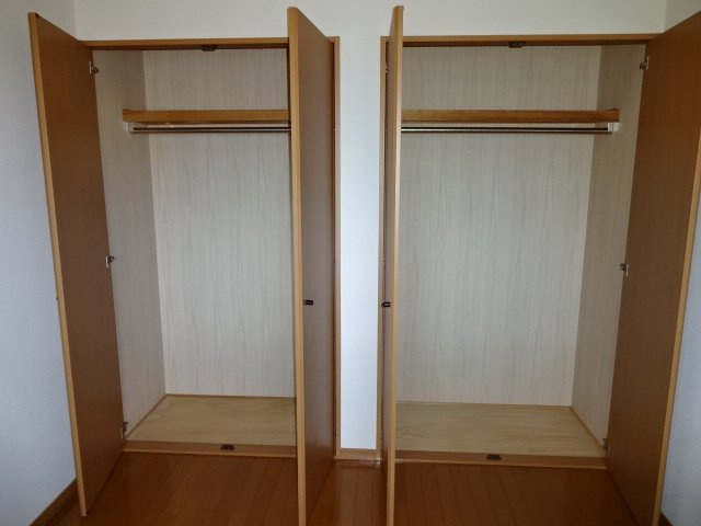 ロワイヤル小倉の収納|クローゼット