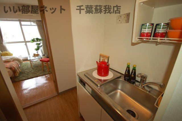芝コーポ三号館のキッチン|コンパクトなキッチンで掃除もラクラク