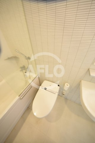 アーバンフラッツ湊町のトイレ|La Douceur湊町　トイレ