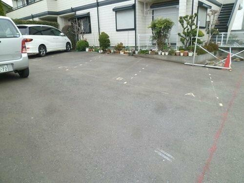 メープルアイの駐車場