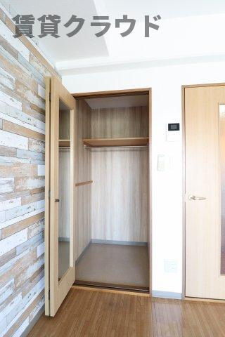 芝コーポ三号館の収納|お洋服がかけられるハンガーラック付きです♪