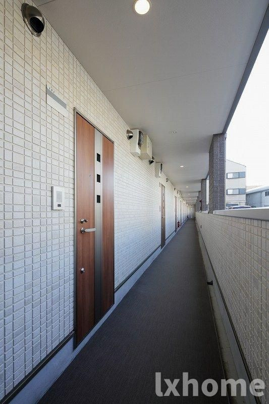 トレンヴィラ北摂のエントランス|清潔なエントランスです