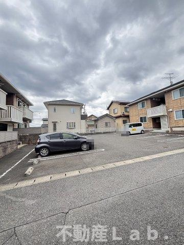 ロイヤルガーデン　A棟の駐車場