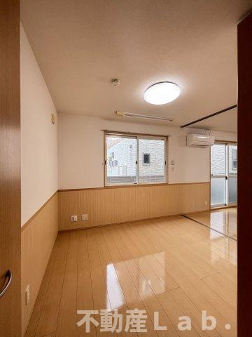 ロイヤルガーデン　A棟の居間・リビング|※同型タイプのお写真です。