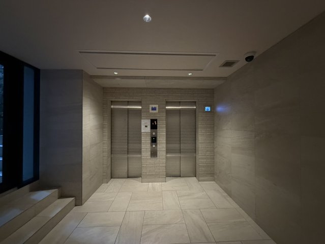 アプリーレ神戸元町のエントランス