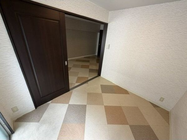 コンフィデンス西本町の洋室
