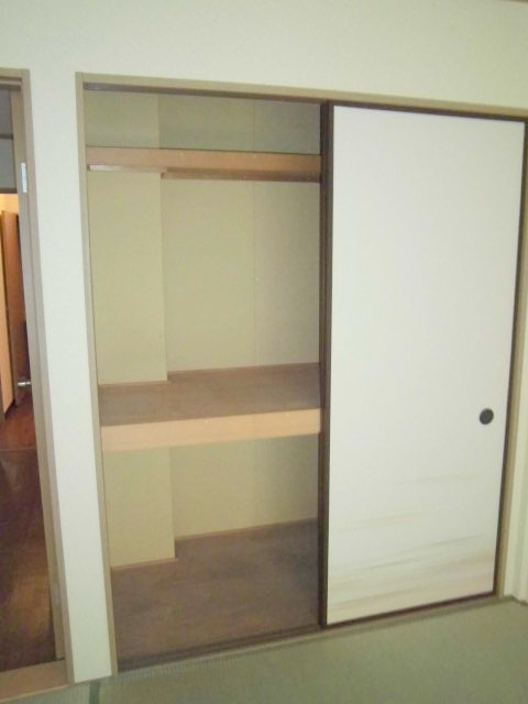 ＫＺ本八幡ステートメントの収納|★和室押入★