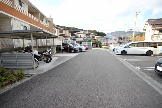 サンリットⅡの駐車場