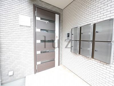 ラシーネ磯子のエントランス|管理の行き届いたエントランスです。