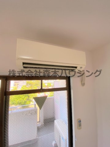 【設備】 | 　リベラルマンション | エアコンついてます